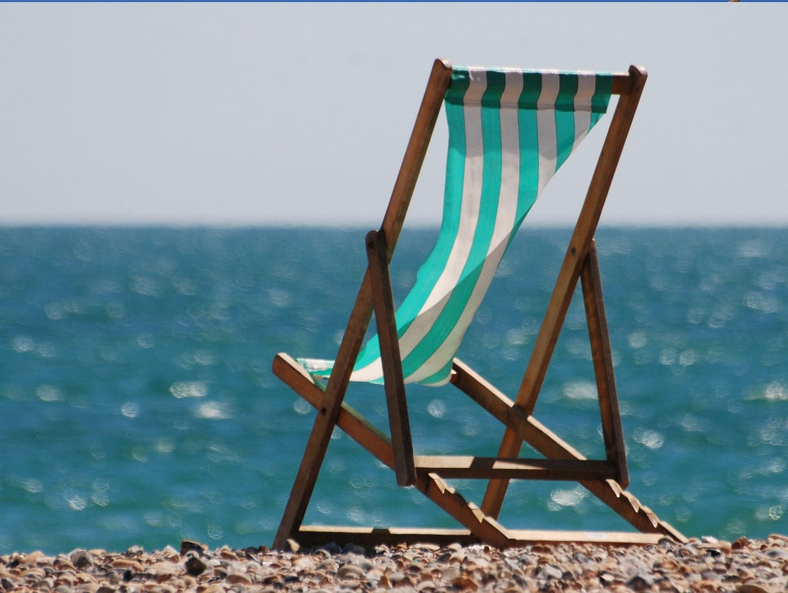 Faut-il une chaise différente pour les plages de sable, de galets ou de dunes ?
